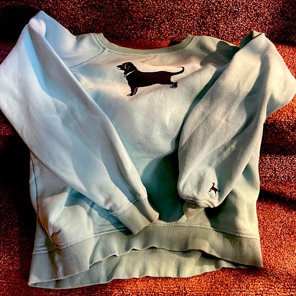 Black dog sweatshirt